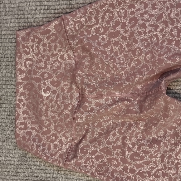 Lilac Leopard Supreme Hi-Rise 7/8 24" - Picture 6 of 6